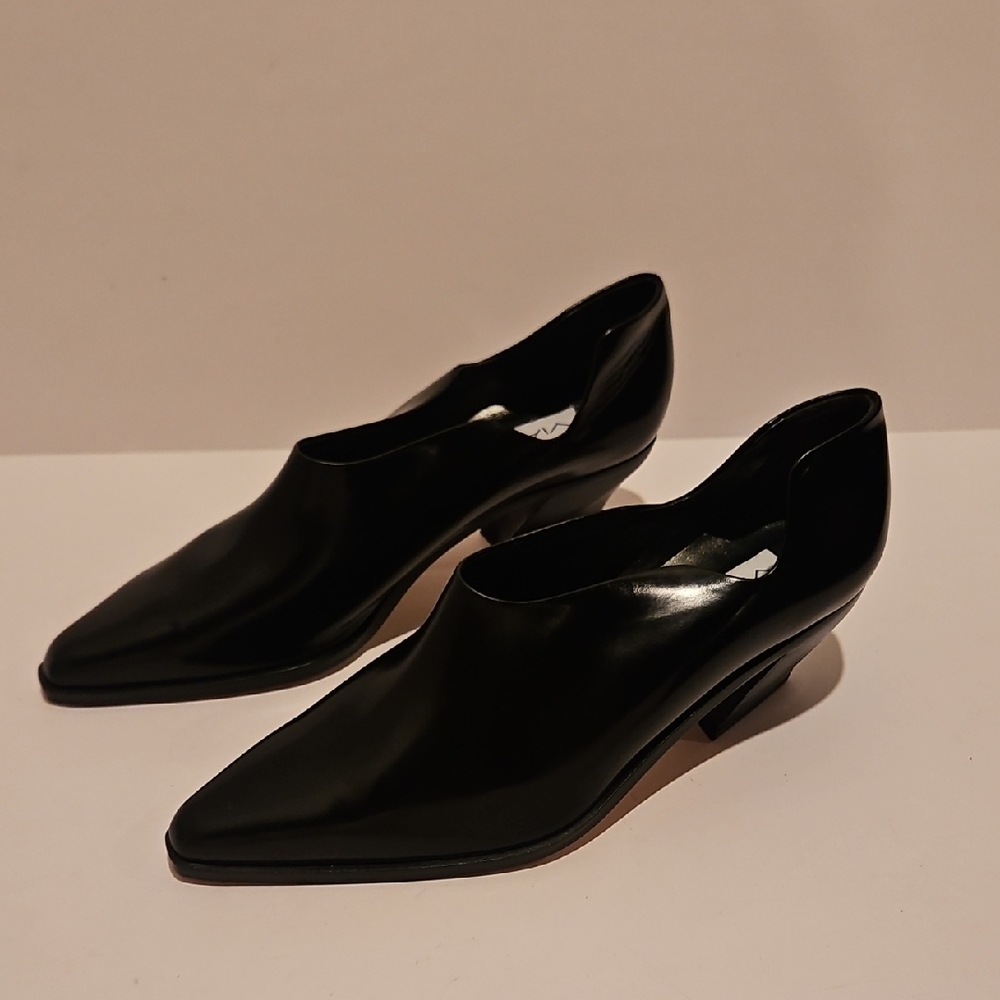 Via Spiga Leathe Black Low Heel Size 6.5M Made In Italy Worn Once